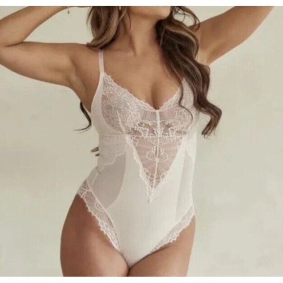 Pinsy Sz 2X 2XL Smoothing Lace Shapewear Bodysuit Pink New Classic Minimalist - Picture 1 of 6